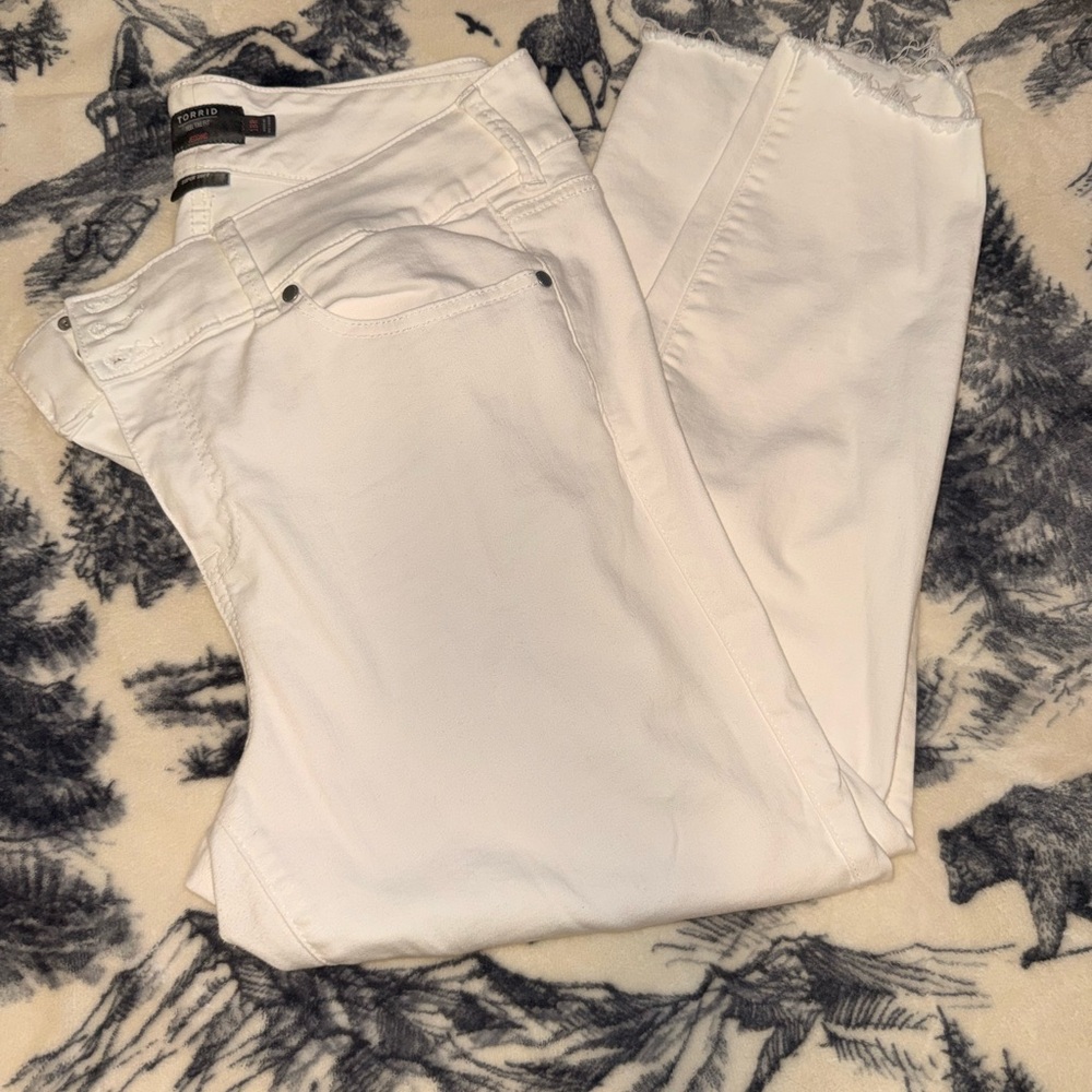 Torrid Super Soft White Jeggings - Picture 3 of 7